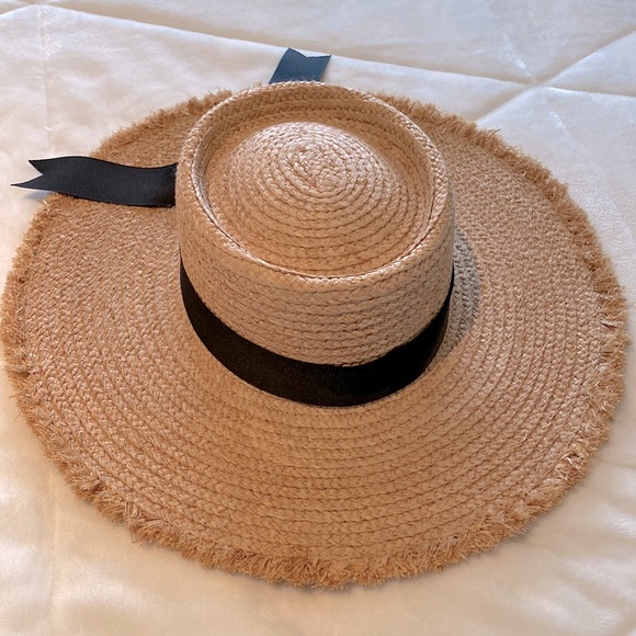 Lack of Color The Ventura Raffia Straw in excellent condition size 55 small - Picture 2 of 8